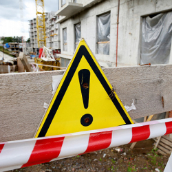 Курулушта башы жок адамдын сөөгү табылды