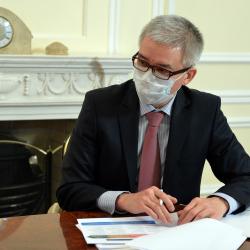 Сооронбай Жээнбеков Эркин Асрандиевди кабыл алды