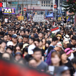 АКШ менен Британия Гонконгдо активисттердин камалганын айыптады