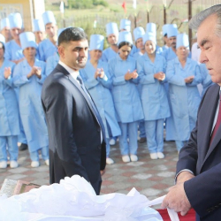 Тажикстандын президенти айрым жарандарды 