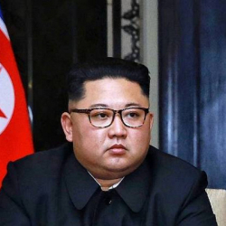 Кытай абалы оор делген Ким Чен Ынга бир топ дарыгерлерди жөнөттү