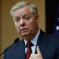 Американский сенатор предложил провести проверку в лабораториях китайского города Ухань