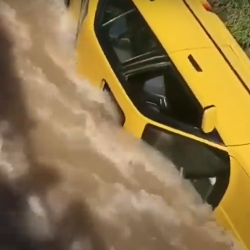 ВИДЕО-Бишкекте автоунаа Быстроток каналына түшүп кетти