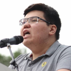 ВИДЕО - Темирлан Султанбеков Москвадагы атактуу психбольницада каттоодо турабы?