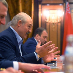 Беларус оппозициясы президенттик шайлоого катышуудан баш тартууда