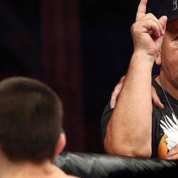 ВИДЕО - Отец Хабиба Нурмагомедова вышел из комы