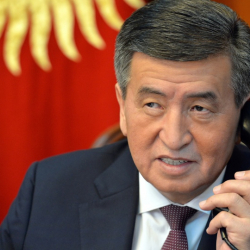 Сооронбай Жээнбеков Казакстан Президенти Касым-Жомарт Токаев менен телефон аркылуу сүйлөштү