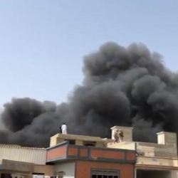 ВИДЕО - Үйлөрдүн жана автоунаалардын үстүнө кулаган учактын кара кутусу табылды