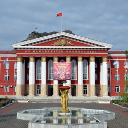 Жогорку Кеңештин комитетинде ОшМУнун мугалимдерине үй куруу үчүн жер тилкесин бөлүп берүү боюнча токтом долбоору каралууда