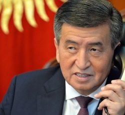 Сооронбай Жээнбеков Иран президенти Хасан Рухани менен телефон аркылуу сүйлөштү