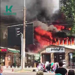 ВИДЕО - Бишкекте чыккан өрттөн кийин урандылардын алдынан күйүп кеткен белгисиз жарандын сөөгү табылды