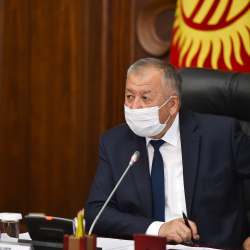 Кубатбек Боронов эпидемиологиялык кырдаал боюнча кеңешме өткөрдү