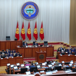 Коронавируска чалдыккан депутат Дастан Жумабековдон башка бардык кесиптештери менен байланышта болгон