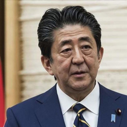 Жапон өкмөтү камакка алынган мурдагы министри үчүн кечирим сурады