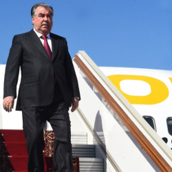 Тажикстан президенти Орусияда мигранттар менен жолукпайт