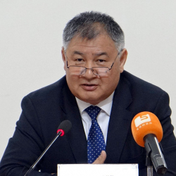 Медицина илимдеринин доктору Абдиманап Муратов каза болду