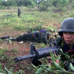 Дүрбөлөңгө түшпөгүлө: 