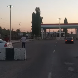 Казакстан Тажикстандагы орус жарандарына жол ачып берүүгө макул болду