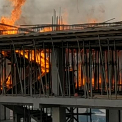 Бишкекте көп кабат үйдүн курулушунда өрт чыкты