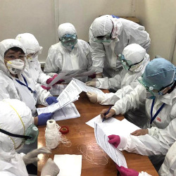 Бүгүн Кыргызстанга Россиядан 100 дарыгер жана дары-дармектер келет