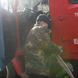 Өрттү өчүрүү учурунда кызматкер жабыркап, жаракат алды