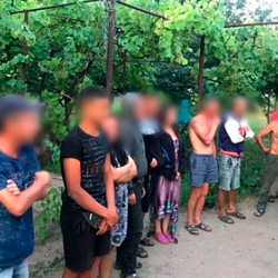 30 жаштагы киши адамдарды кул кылып, аларды ижарага берип жүргөн