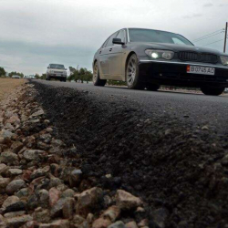 Араб уюмдары Ысык-Көл жээгинде 80 чакырым автожолду оңдоого насыя бөлөт