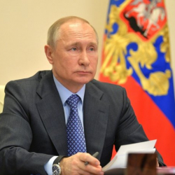 Путин Россия дүйнөдө биринчи болуп коронавируска каршы вакцинаны каттоодон өткөргөнүн айтты