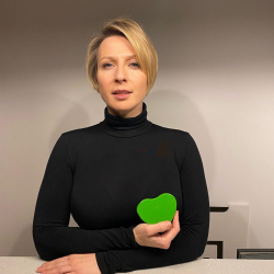 “MTV-Россия” телеканалынын жетекчиси Артур Цветковдон Инстаграм баракчасындагы MTV телеканалында иштейт деген маалыматты алып салууну суранды