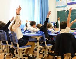 Өзбекстандын көптөгөн мектептеринде күндөлүк менен класстык журнал колдонулдбайт