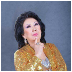 Сонунбүбү Кадырова, ырчы, акын:“Концерттик кийимдер тойлорго кийилип калганы да туура көрүнүш эмес”