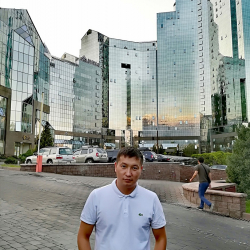 Бактыяр Калпаев, активист:“Тажиктердин элинин саны Кыргызстанга салыштырмалуу тез көбөйүп, биздин жерлерге көз артып башташты”