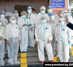 Бир күндө 3 медик вирус жуктуруп алды