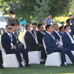 «Мекеним Кыргызстан» партиясы талапкерлердин тизмесин тактады. Анда жаштарга басым жасалды