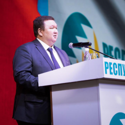 Мирлан Жээнчороев: “Республика партиябыз кылмышкерлер менен коррупционерлердин бийликти алышына жол бербейт!”