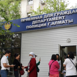 Казакстандын шаарларында бир нече активист камакка алынды