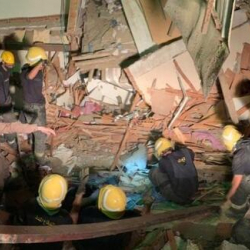 Сауд Арабияда 3 кабаттуу имарат кулады. Каза болгондор бар