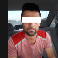 21 жаштагы келинди сабап, унаасын жана акча каражатын тартып алган