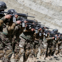 Афганистанда Талибан кол салуусунан 8 коопсуздук кызматкер каза болду
