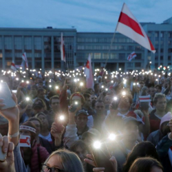 Минскиде милиция демонстранттарды кууп таркатты