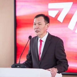 Чыныбек Бапатегин, жарандык активист:“Сариевге өтө катуу кысым болуп, “эскилерин” эсине салып коюшту окшойт”