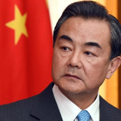 Кытайдын тышкы иштер министри Ван И расмий сапар менен Кыргызстанга келди