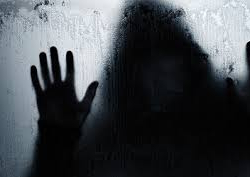 БОЛГОН ОКУЯ: Көзгө көрүнбөгөн күч бир үй-бүлөнү үйүнөн кубалап чыккан