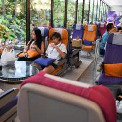 Самолётто тамактанганды сагынгандар үчүн ресторан ачылды