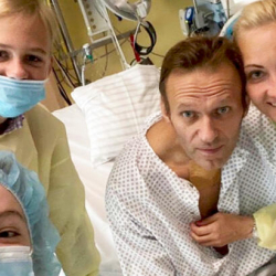 Навальный комадан кийинки биринчи сүрөтү менен бөлүштү