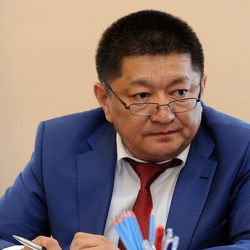 Мурдагы министр Чолпонбаев эки айга тергөө абагына камалды