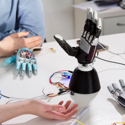 Протездик-ортопедиялык буюмдарды жасоого буйрутма берүү үчүн кандай документтерди даярдоо керек?