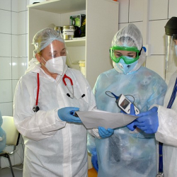 В КР выявили 244 случая COVID-19 и внебольничной пневмонии. Всего — 47 428