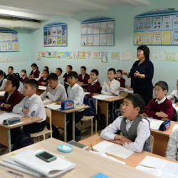 Окуу кабинеттерин хлор менен тазалагандан кийин балдар ууланабы?