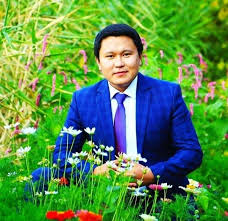 Бердибек Жамгырчиев, акын: “Бийлик талашып атып өлөсүңөр го, акмактар”